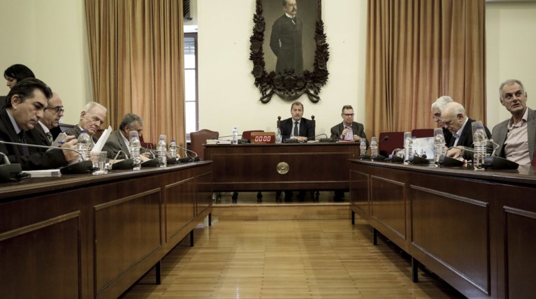 Τετράωρος καυγάς για την κλήση Καμμένου & Κοτζιά στη Βουλή