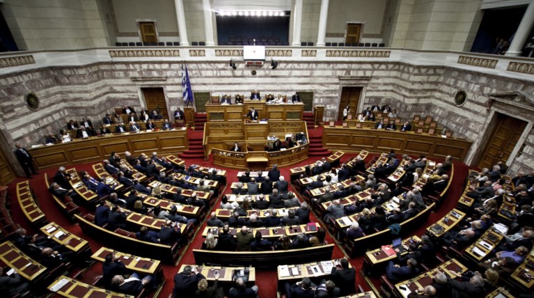 Ρυθμίσεις fast-track για πλειστηριασμούς, πρόστιμα & φαρμακεία