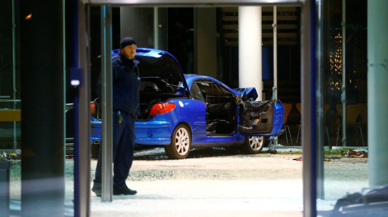 Τρόμος στη Γερμανία: Ανδρας εισέβαλε με ΙΧ στα γραφεία του SPD