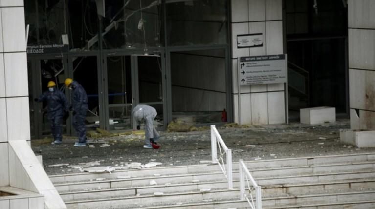 Οπλα με... καθαρό μητρώο στα χέρια της Ομάδας Λαϊκών Αγωνιστών