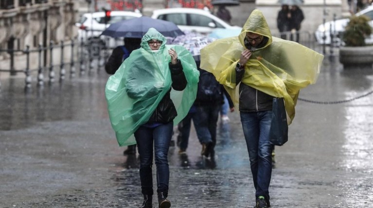 Κύμα σφοδρής κακοκαιρίας χτυπά την Ιταλία - Βίντεο