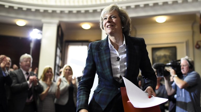 Βολές κατά Μέι: «Γελοία και ανίκανη η ομάδα του Βrexit»