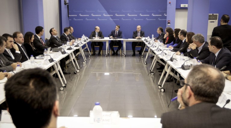 Ο Κυριάκος αναβαθμίζει τους γαλάζιους τομεάρχες σε περιφερειάρχες