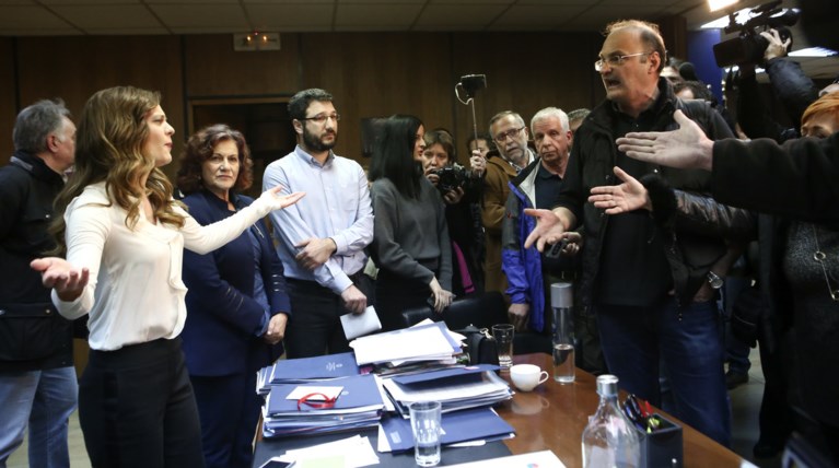 «Έφοδος» στο υπουργείο Εργασίας: «Για το δικαίωμα στην απεργία χύθηκε αίμα»