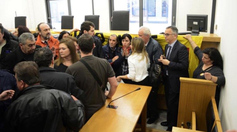 Συμβολαιογράφοι: Αναστολή των φυσικών πλειστηριασμών έως 31/1/2018