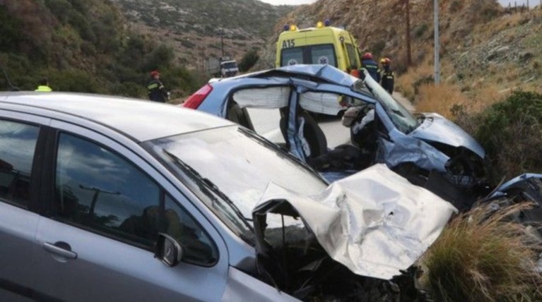 Πολύνεκρο τροχαίο στην Κρήτη: Σήμερα η κηδεία μάνας και κόρης