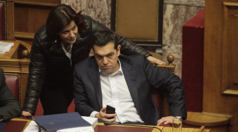 Νέες γκρίνιες και μασάζ στον ΣΥΡΙΖΑ για τα επιδόματα-Το μπαλάκι στον Τσίπρα