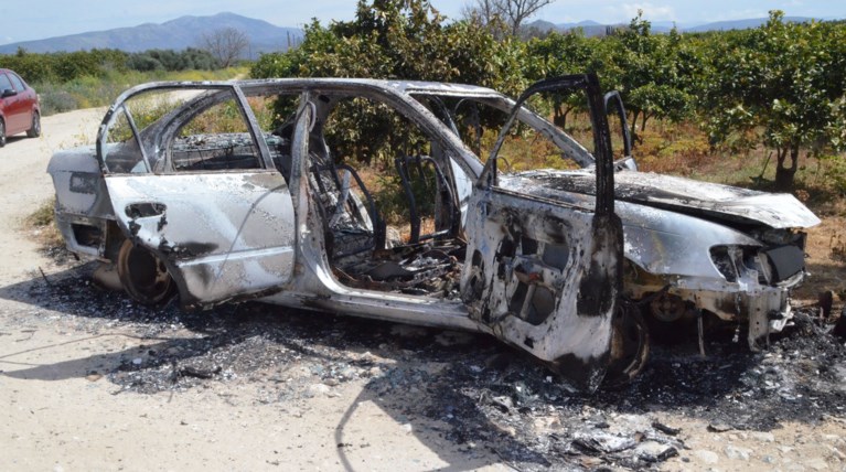 Εκαψαν το ΙΧ δημοτικού συμβούλου  της ΧΑ στον Αλιμο