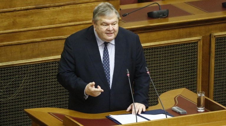 Βενιζέλος:  Τα πάντα θυσιάζονται στα επικοινωνιακά κόλπα της κυβέρνησης
