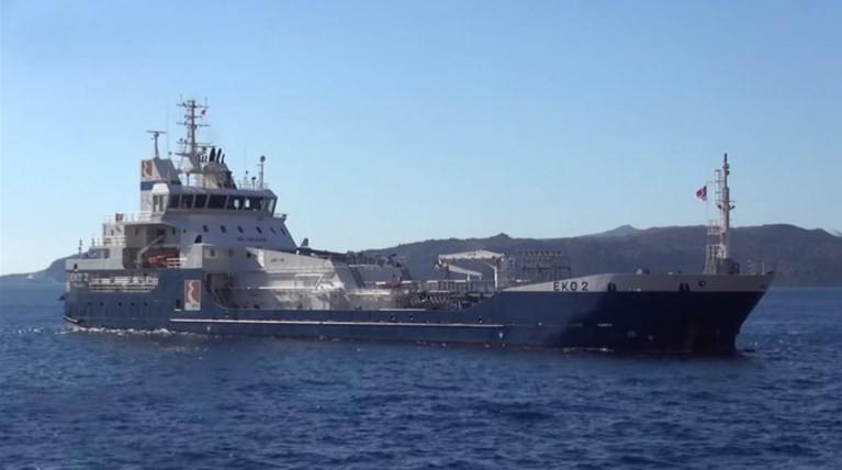 Αποκολλήθηκε το δεξαμενόπλοιο που προσάραξε στα Ψαρά