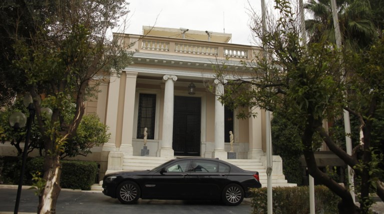 Επίθεση Μαξίμου σε ΝΔ: «Ξετσίπωτα» στο πλευρό των εργοδοτών