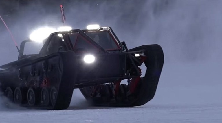 Ripsaw EV3-F1: Το απόλυτο παιχνίδι εκτός δρόμου κοστίζει 500.000 δολάρια