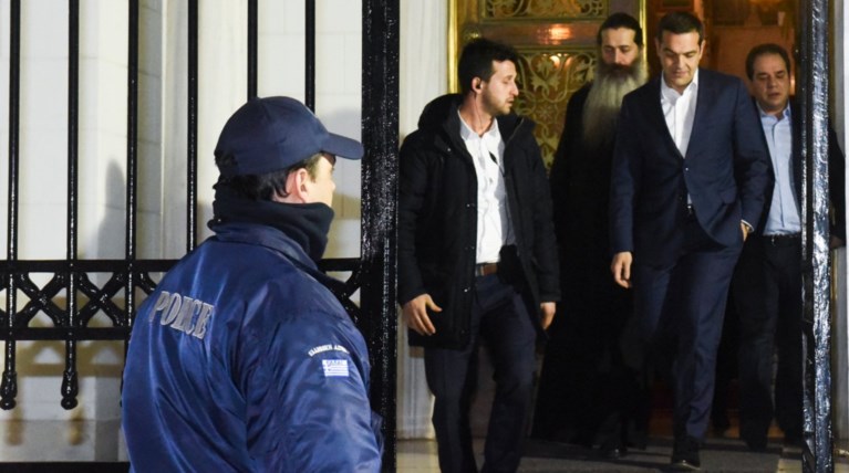 Αιφνίδια ραντεβού και ενδοκυβερνητικές κόντρες για το Σκοπιανό