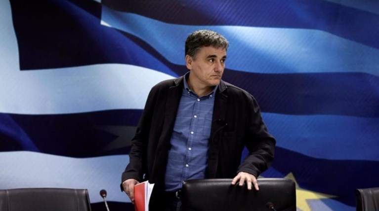 Παραδοχή Τσακαλώτου: Κίνδυνος να μειωθεί το αφορολόγητο το 2019