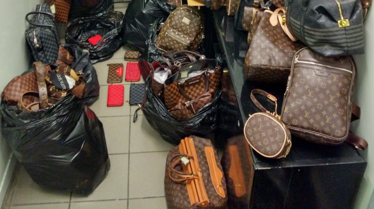 Καταστήματα στη Θεσσαλονίκη πουλούσαν τσάντες "μαϊμού"