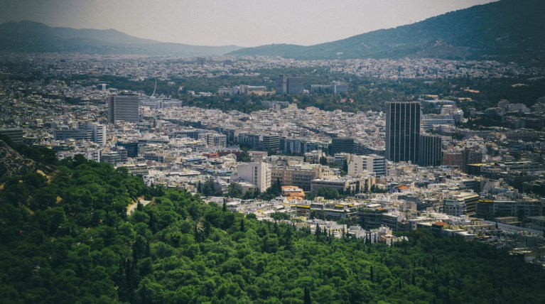 Έρχεται «τσουνάμι» πλειστηριασμών και μπαράζ ιδιωτικοποιήσεων