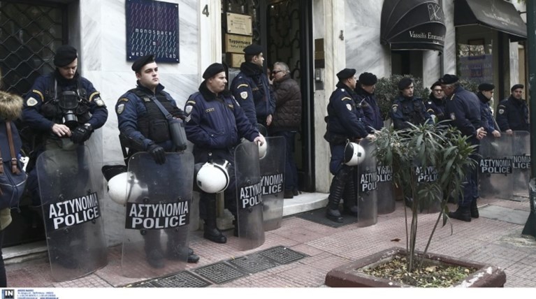 Αναβρασμός στην ΕΛΑΣ:Είμαστε σεκιούριτι για συμβολαιογράφους και γήπεδα ;