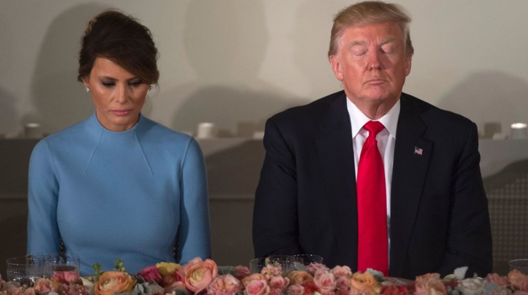 Ετσι εκδικείται η Μελάνια: Αφησε τον Τραμπ χωρίς «τρόπαιο» στο Νταβός
