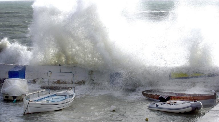Δεμένα τα πλοία σε Σούδα και Ηράκλειο, λόγω θυελλωδών ανέμων