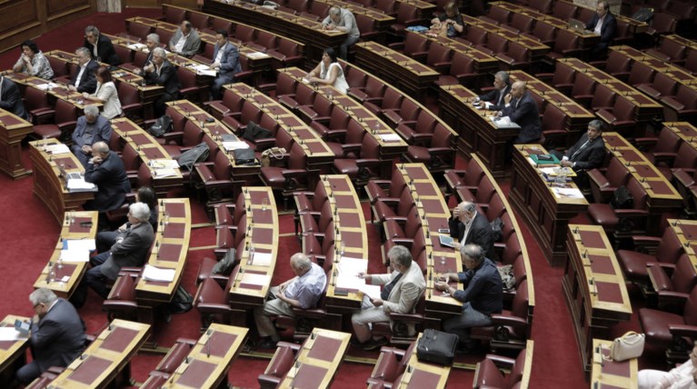 Public Issue: Πώς το νέο πολιτικό δίπολο θα διαμορφώσει την επόμενη Βουλή
