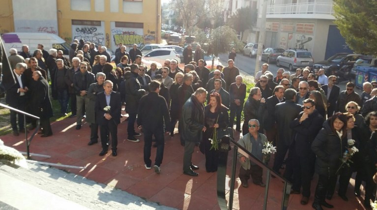 Σε κλίμα συγκίνησης το «τελευταίο αντίο» στον Νίκο Τσίτσα