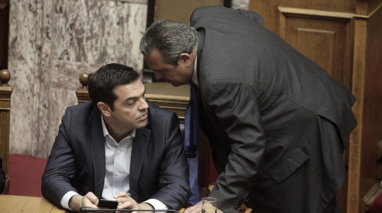 Παιχνίδια με... «καμένα» χαρτιά από τους ΑΝΕΛ στο Σκοπιανό