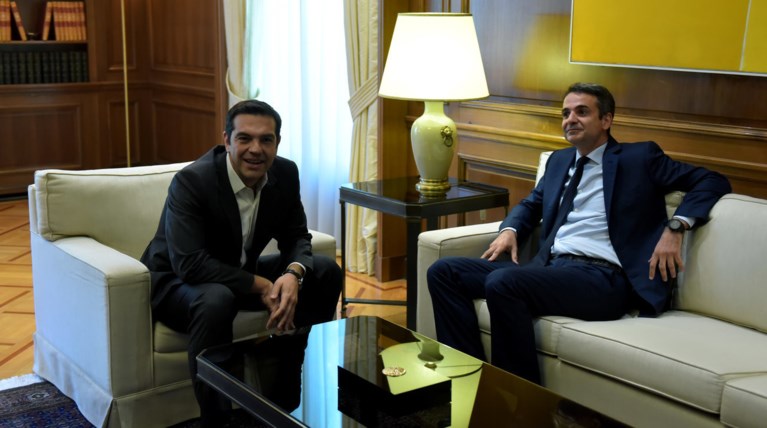 Διψήφια διαφορά ΝΔ - ΣΥΡΙΖΑ σε νέα δημοσκόπηση της Pulse
