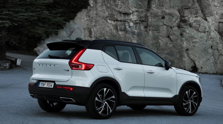 Volvo XC40: Στην Ελλάδα το νέο compact SUV με τιμές από 30.713€