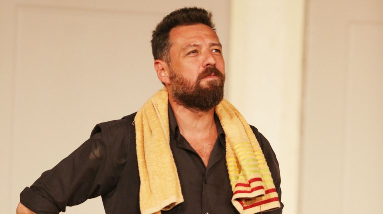 Τα έριξε τα "γαλλικά" του ο Μάνος Παπαγιάνης σε δημοσιογράφο