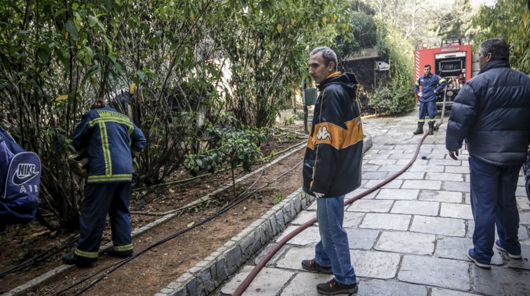 Τραγωδία στον Κολωνό: Νεκρός από φωτιά σε αποθήκη