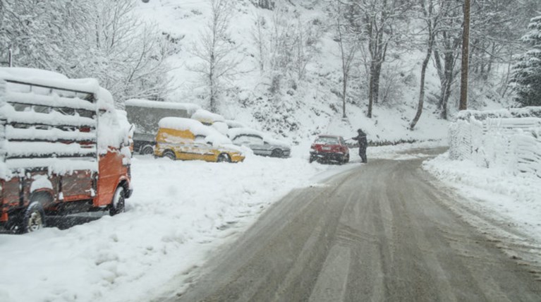 Σαρώνει ο «Κρέοντας» με καταιγίδες και χιόνια -Που θα χτυπήσει σήμερα