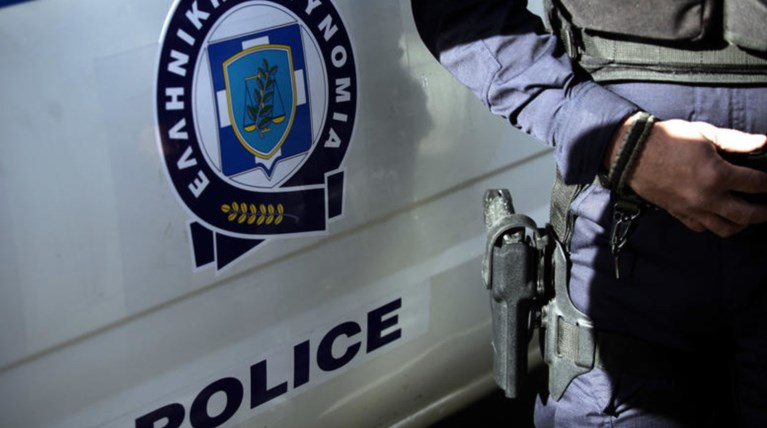 Σοκ στην Κεφαλονιά: 25χρονος πυροβόλησε 5 φορές τη μητέρα του