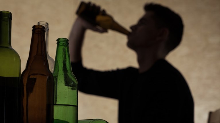 Ερευνα: Με προβλήματα αλκοολισμού το 10% των Ελλήνων
