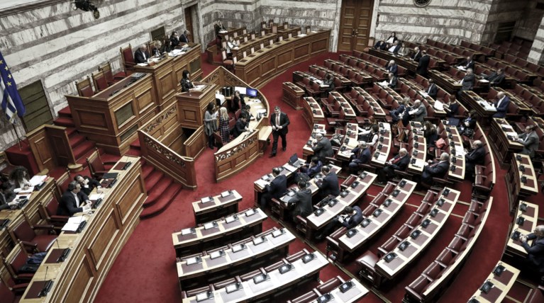 Ερχεται σκληρό ροκ για τη Novartis - Τι θα κάνουν ΝΔ και ΔΗΣΥ
