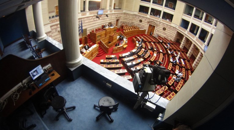 Novartis: Οδηγός επιβίωσης για τον αυριανό μαραθώνιο στη Βουλή