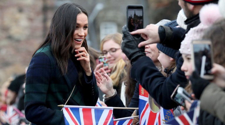 Η Μέγκαν Μαρκλ μιλά φιλιππινέζικα σε φαν της και ξετρελαίνει τους πάντες