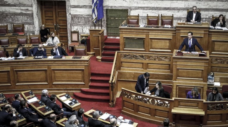 «Άναψαν τα αίματα» στην Ολομέλεια για την υπόθεση Novartis