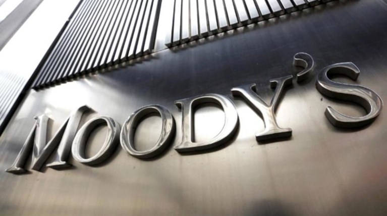 Moody's: Αναβάθμιση της Ελλάδας κατά δυο βαθμίδες