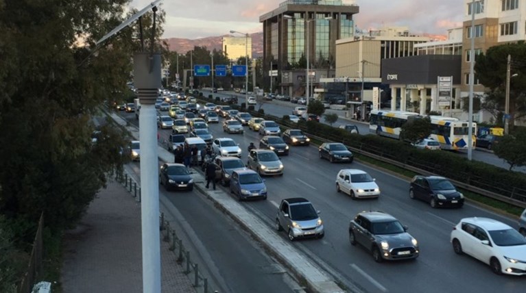 Καραμπόλα πέντε αυτοκινήτων στην Λεωφόρο Κηφισίας