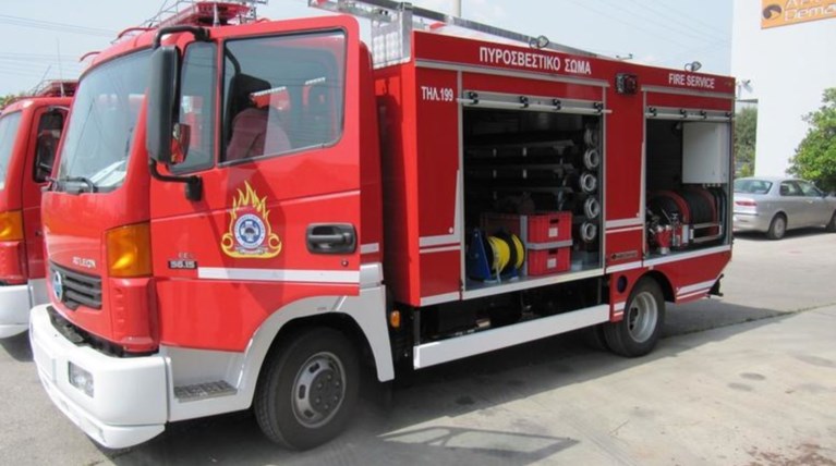 Νέο Ψυχικό: Απεγκλωβίστηκε ζευγάρι μετά από πυρκαγιά σε σπίτι