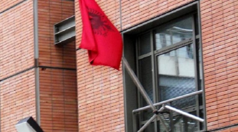 Εμπρηστικός μηχανισμός σε ΙΧ του αλβανικού προξενείου στη Θεσσαλονίκη