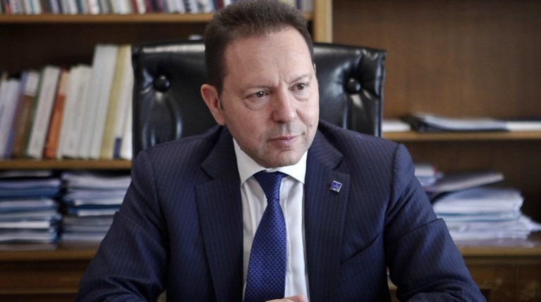Kαι «κουμπαρά» και προληπτική γραμμή θέλει ο Στουρνάρας