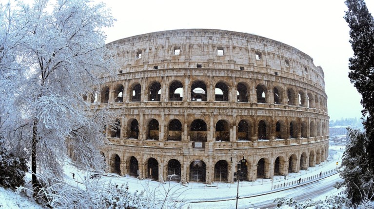 Στα λευκά...Κολοσσαίο, Ισπανικά σκαλοπάτια, Φοντάνα ντι Τρέβι