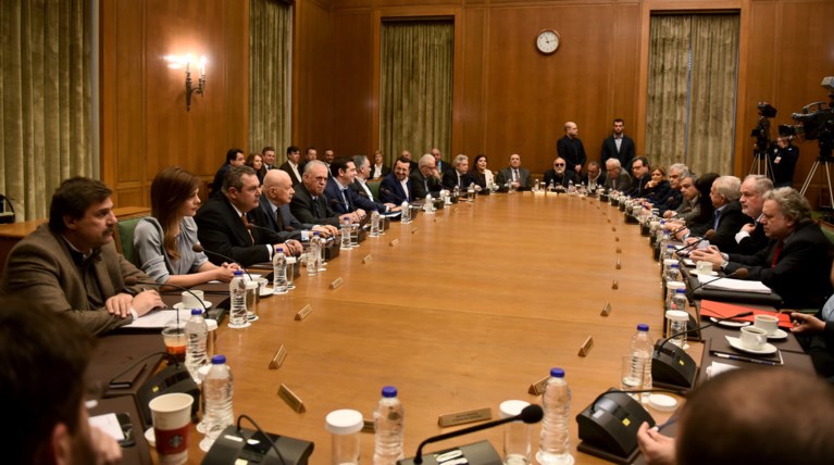Αντίστροφη μέτρηση για τον ανασχηματισμό - νέα πρόσωπα και καραμπόλες