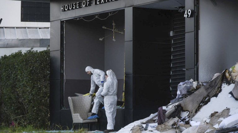 Οι υποψίες για τη βόμβα στο κατάστημα υφασμάτων στη Γλυφάδα