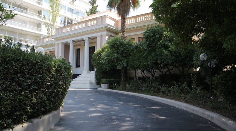 Βολές από Μαξίμου: Είναι αστείο και τραγικό να μιλά η ΝΔ για διαπλοκή