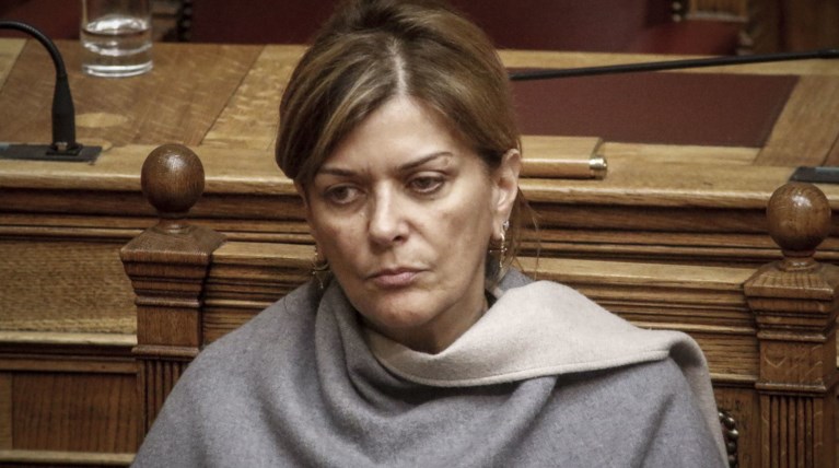 Διαθέσιμη η Αντωνοπούλου για να κερδίσει η κυβέρνηση τη μάχη της εργασίας