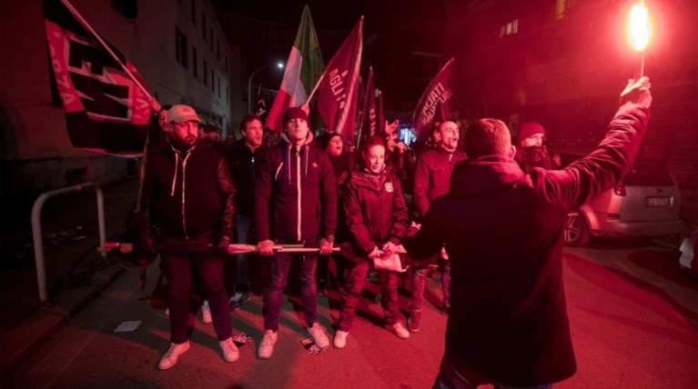 Ιταλία: Προκλητική κίνηση φασιστών αμαυρώνει τις εκλογές