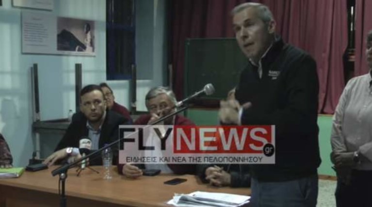 Προσπαθεί να τα "μαζέψει" ο Δαβάκης για το ρατσιστικό του παραλήρημα