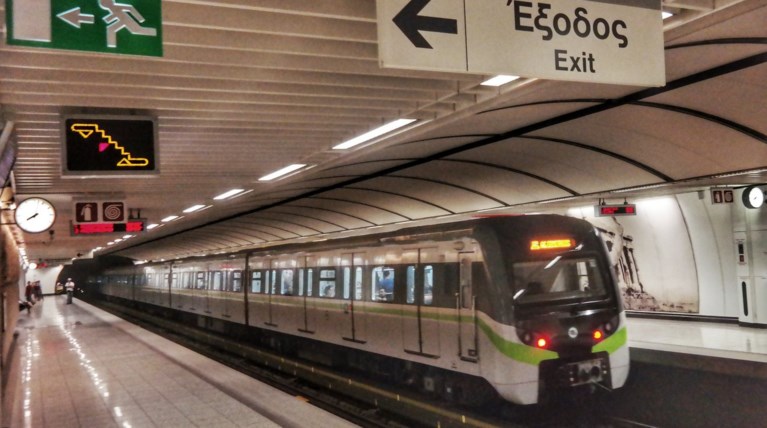 Μίζες στο μετρό: Η γραμματέας, ο «Μίμης» και οι βαλίτσες